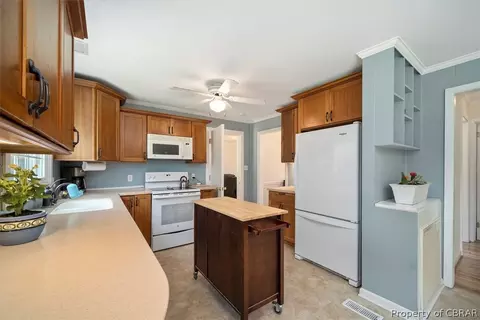 7511 Tyndall Dr, Gloucester Point, VA 23062 photo 13