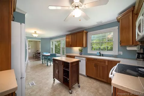 7511 Tyndall Dr, Gloucester Point, VA 23062 photo 11