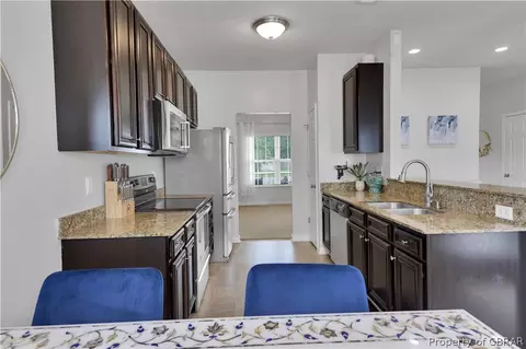 6962 Lakeside Dr, Hayes, VA 23072 photo 17