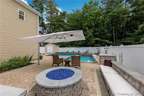 6962 Lakeside Dr, Hayes, VA 23072 photo 9