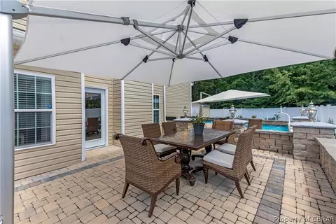6962 Lakeside Dr, Hayes, VA 23072 photo 7