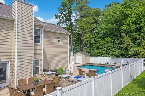 6962 Lakeside Dr, Hayes, VA 23072 photo 46