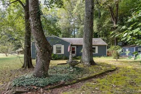 4221 Aberdeen Creek Rd, Gloucester, VA 23061 photo 3