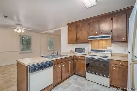 4221 Aberdeen Creek Rd, Gloucester, VA 23061 photo 16