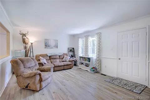8261 Pond View Dr, Gloucester, VA 23061 photo 4