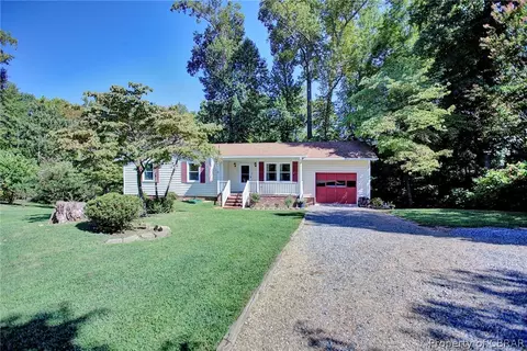 8261 Pond View Dr, Gloucester, VA 23061 photo 1