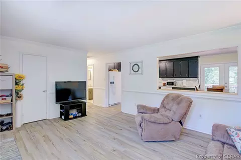8261 Pond View Dr, Gloucester, VA 23061 photo 5