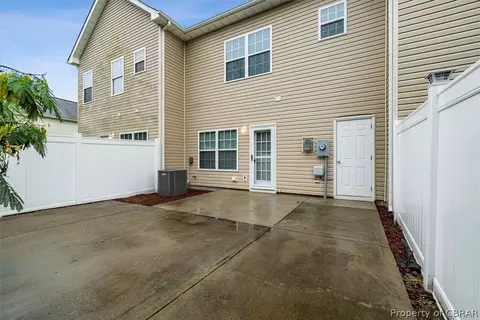 7583 Villa Ct, Gloucester Point, VA 23062 photo 32
