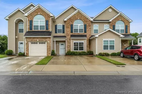 7583 Villa Ct, Gloucester Point, VA 23062 photo 1