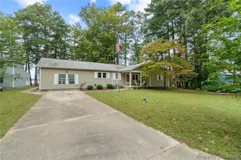 93 Beach Dr, Hartfield, VA 23071 photo 2