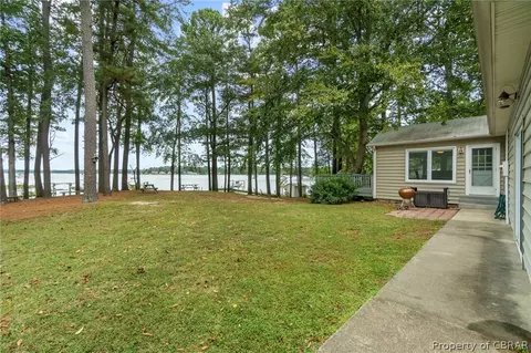 93 Beach Dr, Hartfield, VA 23071 photo 31