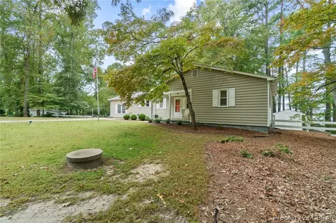 93 Beach Dr, Hartfield, VA 23071 photo 3
