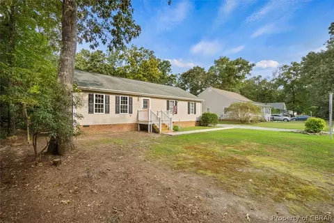 12380 Cedar Trl, Gloucester, VA 23061 photo 3
