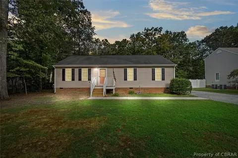 12380 Cedar Trl, Gloucester, VA 23061 photo 2