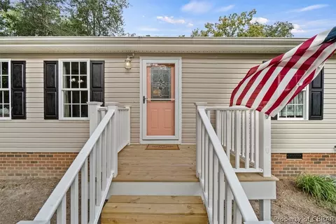 12380 Cedar Trl, Gloucester, VA 23061 photo 5