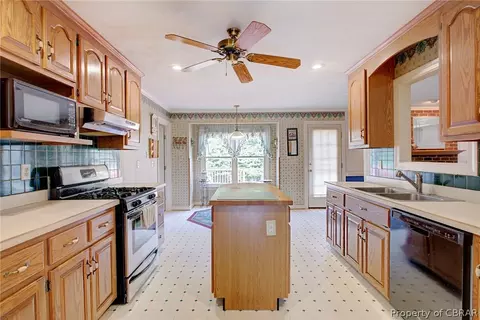 7965 Dutton Rd, Gloucester, VA 23061 photo 17