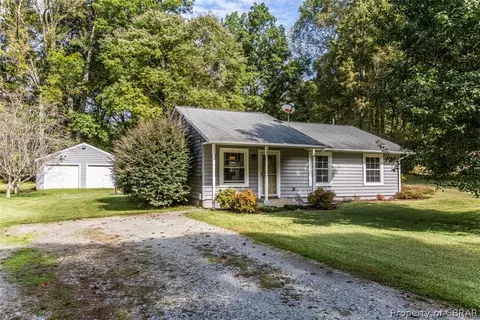 6347 Meadow Dr, Gloucester, VA 23061 photo 2