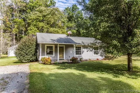 6347 Meadow Dr, Gloucester, VA 23061 photo 1