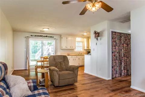 6347 Meadow Dr, Gloucester, VA 23061 photo 8