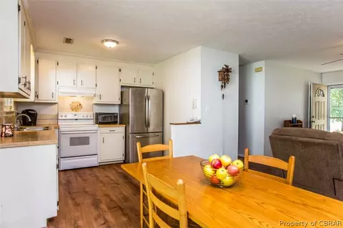 6347 Meadow Dr, Gloucester, VA 23061 photo 10