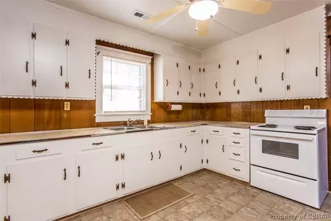 6238 Burleigh Rd, Gloucester, VA 23061 photo 9