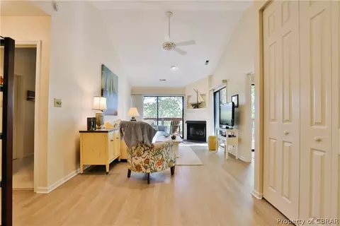 63 Mariners Point Ln, Hartfield, VA 23071 photo 5
