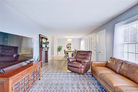 468 Gloucester Rd, Saluda, VA 23149 photo 5