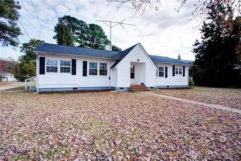 468 Gloucester Rd, Saluda, VA 23149 photo 2