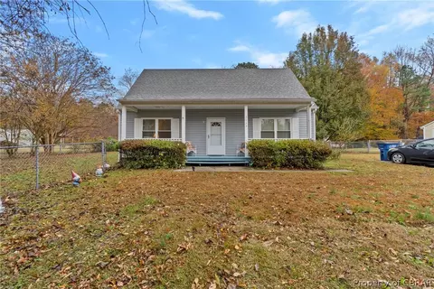 8935 Marlfield Rd, Gloucester, VA 23061 photo 3