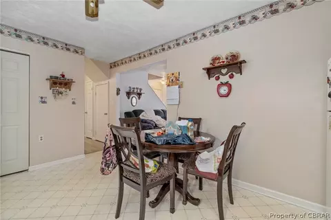8935 Marlfield Rd, Gloucester, VA 23061 photo 11