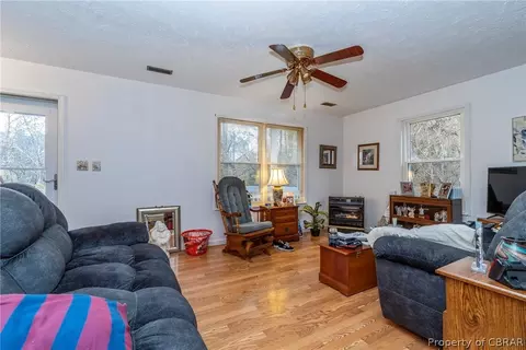 8935 Marlfield Rd, Gloucester, VA 23061 photo 8