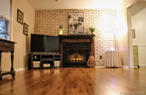4758 Wakehurst Cir, Gloucester, VA 23061 photo 3