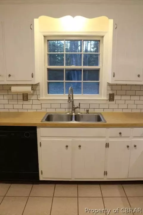 4758 Wakehurst Cir, Gloucester, VA 23061 photo 6