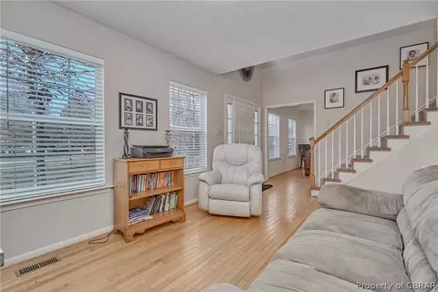 8198 Hamilton Dr, Gloucester, VA 23061 photo 2