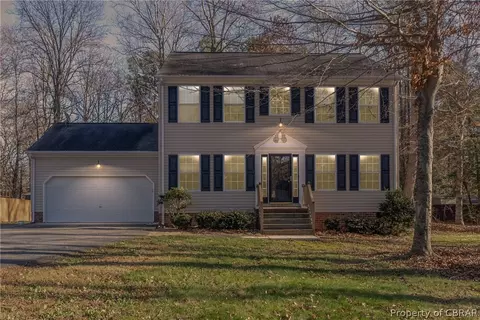 8198 Hamilton Dr, Gloucester, VA 23061 photo 5