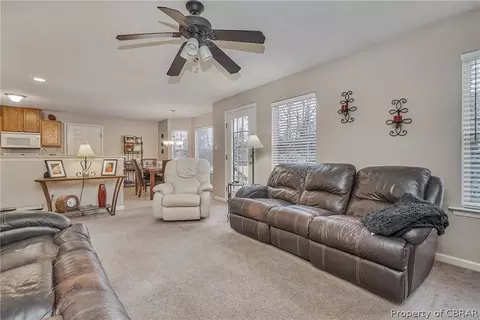 8198 Hamilton Dr, Gloucester, VA 23061 photo 21