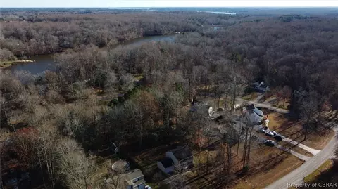 8198 Hamilton Dr, Gloucester, VA 23061 photo 35