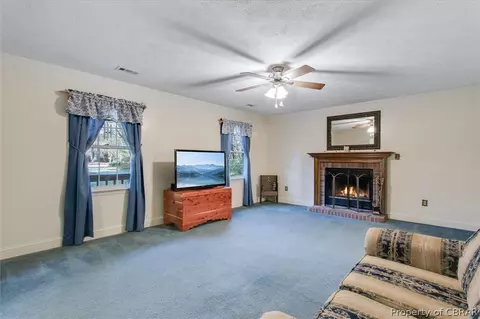 4393 Teal Cir, Gloucester, VA 23061 photo 9