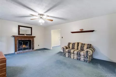 4393 Teal Cir, Gloucester, VA 23061 photo 8