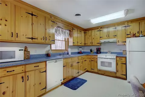 11049 Piankatank Dr, Gloucester, VA 23061 photo 10