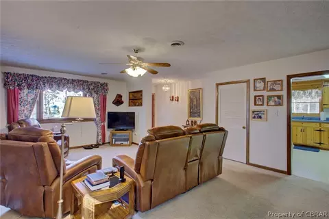 11049 Piankatank Dr, Gloucester, VA 23061 photo 7