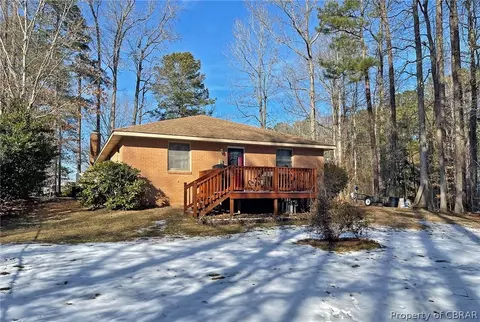 11049 Piankatank Dr, Gloucester, VA 23061 photo 3