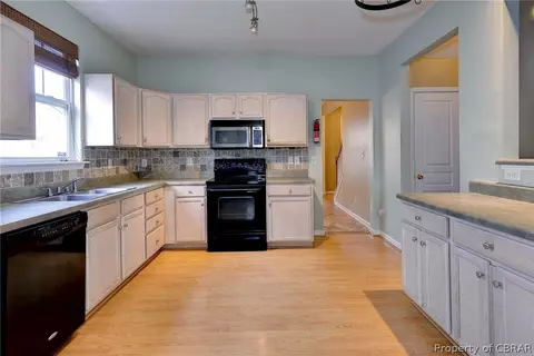 240 Bailey Park Dr, Hampton, VA 23669 photo 12