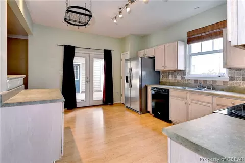 240 Bailey Park Dr, Hampton, VA 23669 photo 9