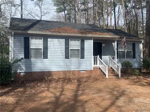 792 Coachpoint Rd, Hartfield, VA 23071 photo 1