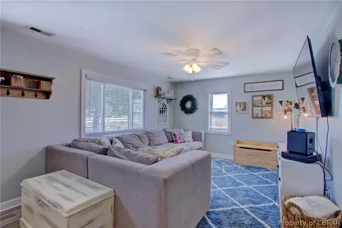 7592 Crab Thicket Rd, Gloucester, VA 23061 photo 3