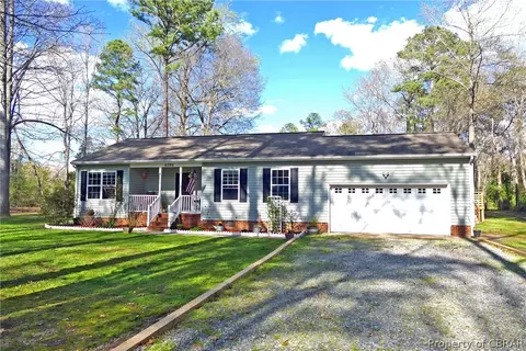 6395 Bolling Brook Ln, Gloucester, VA 23061 photo 1