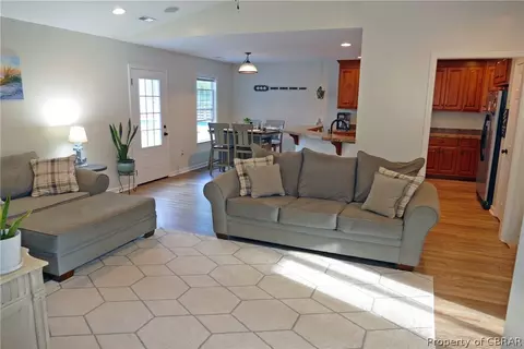 6395 Bolling Brook Ln, Gloucester, VA 23061 photo 13