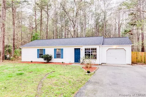 8102 Kitchener Dr, Gloucester, VA 23061 photo 1