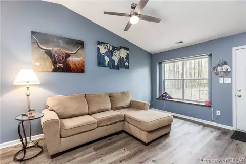 8102 Kitchener Dr, Gloucester, VA 23061 photo 6